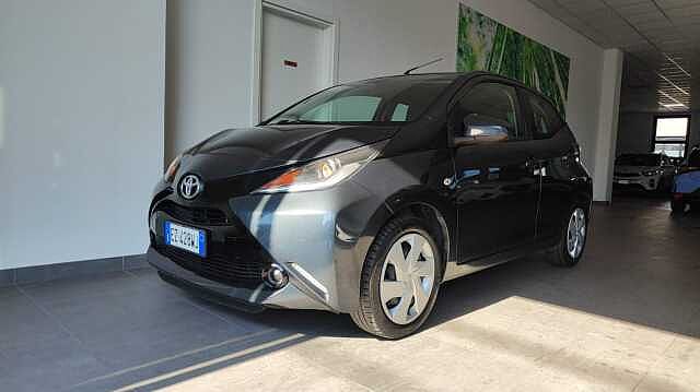 Toyota Aygo 1.0 VVT-i 69 CV 5 porte x-play