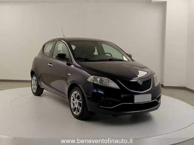 Lancia Ypsilon 1.2 69 CV 5 porte Gold