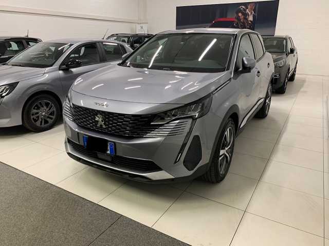 Peugeot 3008 Allure Pack Hybrid 136 e-DCS 6  KM0!!!