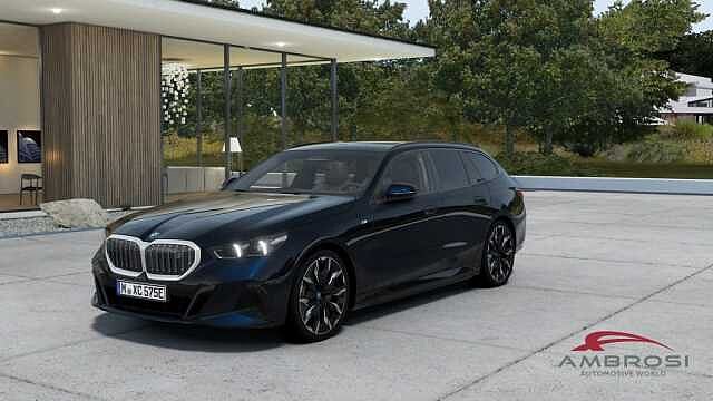 BMW i5 eDrive40 Touring Msport Innovation Travel Comfort Package