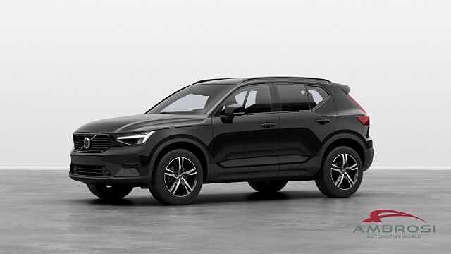 Volvo XC40 B3 Mild hybrid Benzina Plus Dark