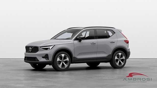 Volvo XC40 B3 Mild hybrid Benzina Ultra Dark