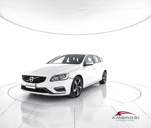 Volvo V60 D2 Geartronic R-design  - AUTOCARRO N1