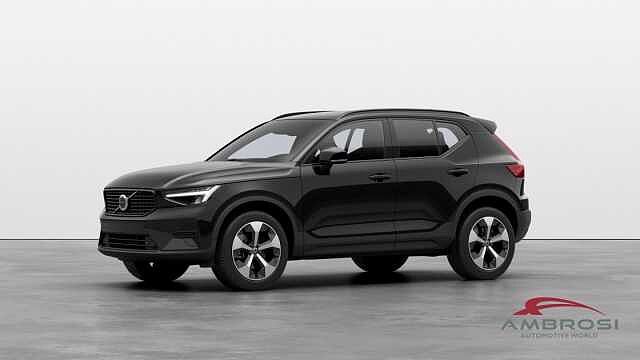 Volvo XC40 B3 Mild hybrid Benzina Plus Dark