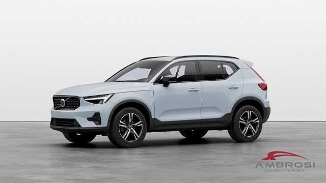 Volvo XC40 B3 Mild hybrid Benzina Plus Dark